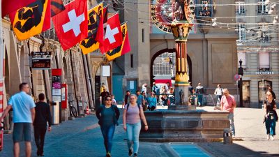 İsviçreliler referandum için sandık başına gitti İsviçre'de halk referandum için sandık